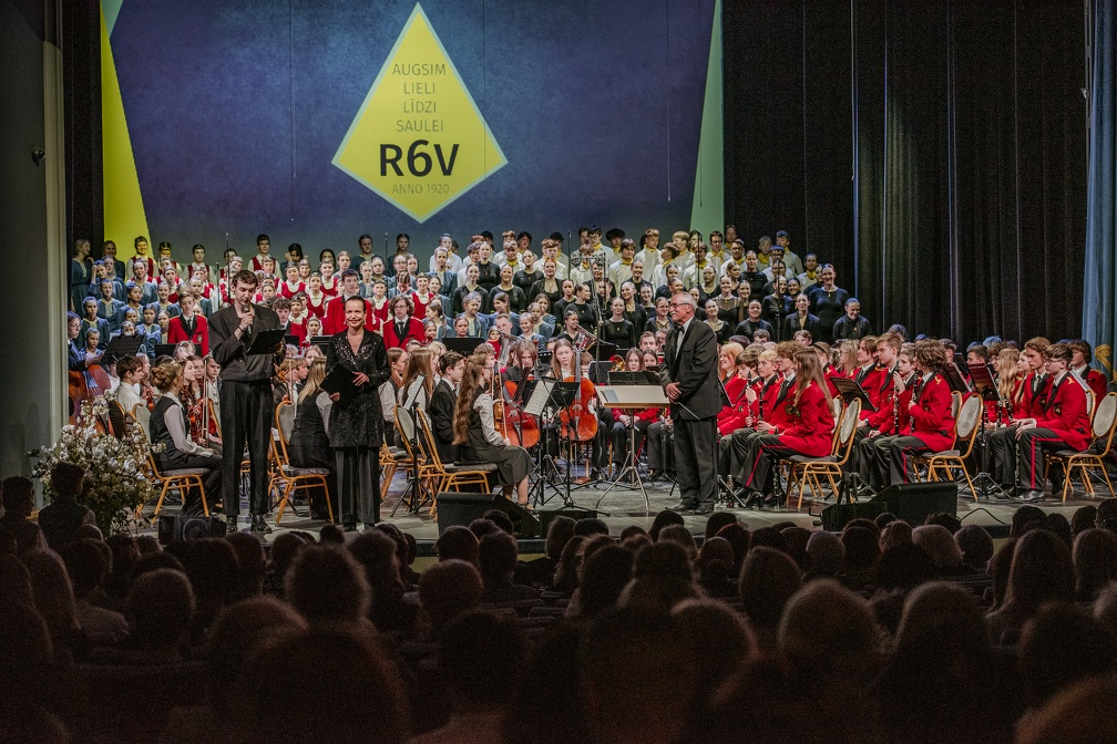 R6V 105jubileja-186